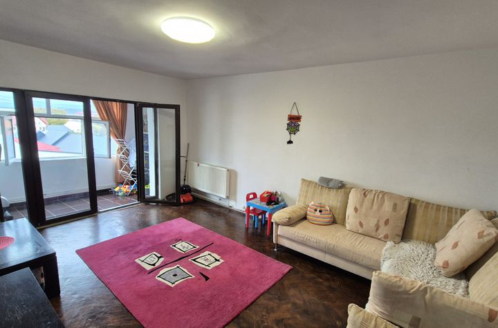 Apartament 3 camere de vanzare TARGU-JIU - Gorj anunturi imobiliare Gorj