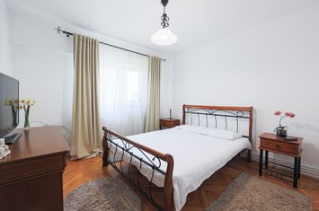 VÂNDUT! Apartament, 3 camere, Etajul 2 în Micalaca, Zona Orizont. anunturi imobiliare Arad