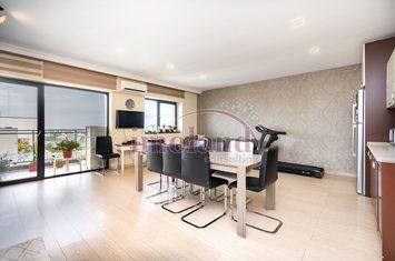 Apartament 3 camere de vanzare PANDURI - Bucuresti anunturi imobiliare Bucuresti