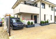 215.000 €, Vilă