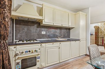 Apartament cu 3 camere de vânzare în zona Nord-Est(loc de parcare) anunturi imobiliare Iasi