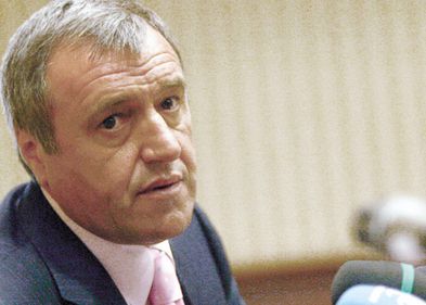 Valeriu Stoica intră de partea lui Constanda într-un proces de 200 mil. € cu Primăria Capitalei