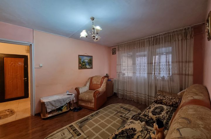 Apartament 2 camere de vanzare BANCA NATIONALA - Bacau anunturi imobiliare Bacau