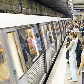 Urmează staţia Drumul Taberei