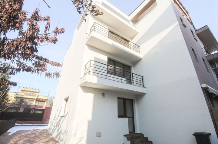 Casă - 5 camere de vanzare MOGOSOAIA - Bucuresti anunturi imobiliare Bucuresti