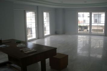 Spațiu profesional 130 mp în centrul Serres anunturi imobiliare Grecia