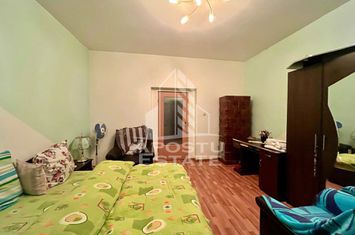 Apartament 2 camere,curte comuna,zona Complexul Studentesc anunturi imobiliare Timis
