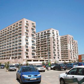 Apartamente noi versus vechi