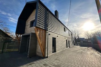 Vilă - 6 camere de vanzare RADAUTI - Suceava anunturi imobiliare Suceava