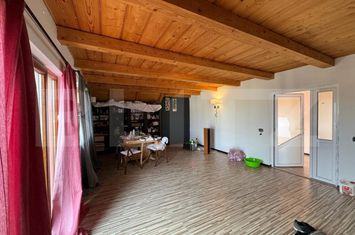 Vilă - 6 camere de vanzare RADAUTI - Suceava anunturi imobiliare Suceava