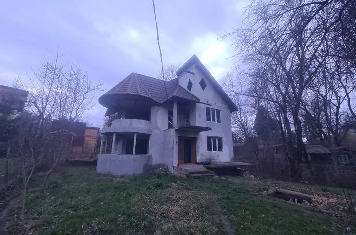 Casă - 4 camere de vanzare BREAZA - Prahova anunturi imobiliare Prahova