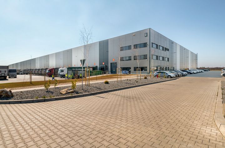 Spațiu logistic la 1 km de autostrada A1 anunturi imobiliare Timis