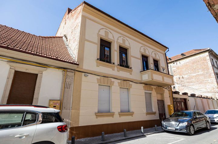 Apartament 3 camere - Central - mobilat & utilat - COMISION 0% anunturi imobiliare Arad