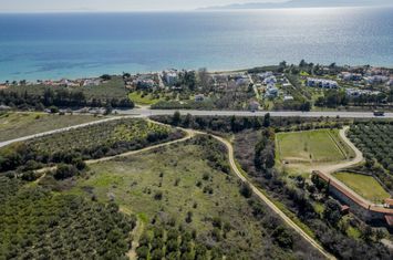 Teren agricol 4.305 mp în Kariani, la 350 m de plajă anunturi imobiliare Grecia