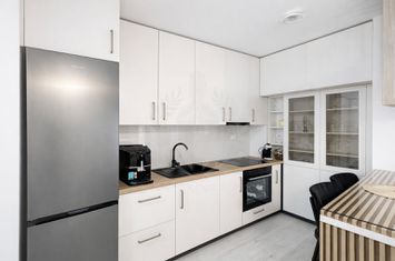 Inchiriere studio de lux, parcare privata, zona Vest - VAMT, Ploiești anunturi imobiliare Prahova