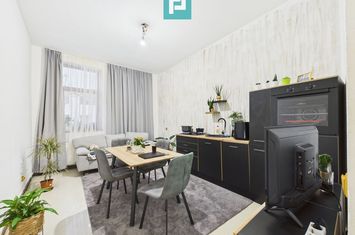 Casa cu 6 camere in Parneava anunturi imobiliare Arad
