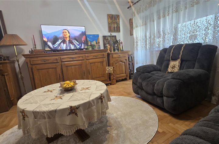 Apartament 4 camere de vanzare GEORGE ENESCU - Suceava anunturi imobiliare Suceava