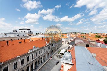 Apartament 2 camere de vanzare ULTRACENTRAL - Bihor anunturi imobiliare Bihor