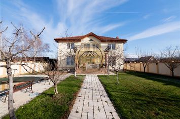 Casă - 7 camere de vanzare ONCEA - Bihor anunturi imobiliare Bihor