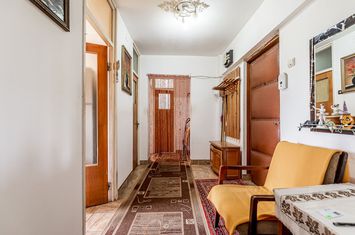 79.900 € | Vlaicu (între UTA și Lebăda) | 2 camere decomandat | lift anunturi imobiliare Arad