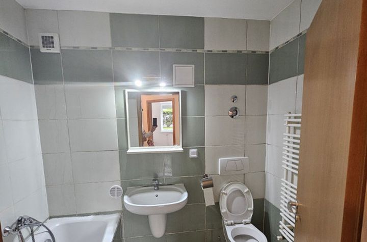 Apartament 3 camere de vanzare BARTOLOMEU - Brasov anunturi imobiliare Brasov