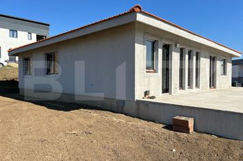 Casă - 4 camere de vanzare LIVEZENI - Mures anunturi imobiliare Mures
