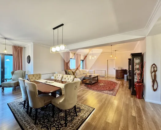 Casă 4 cam Sadu, 216 mp