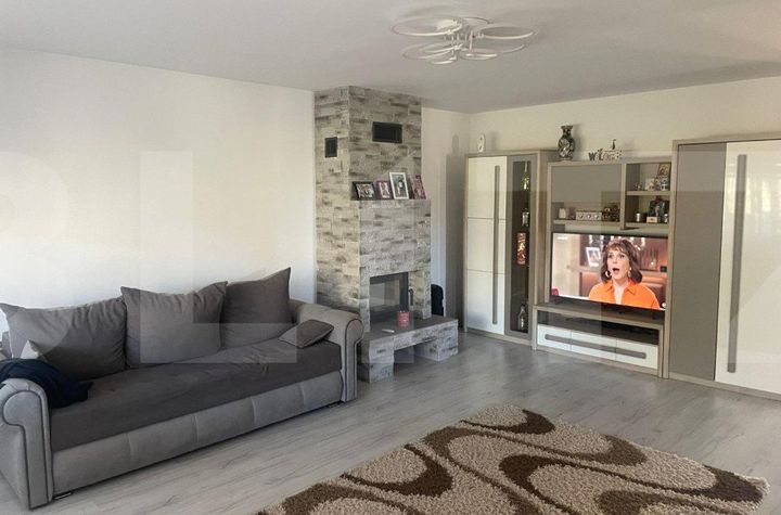 Vilă - 4 camere de vanzare CAMPENESTI - Cluj anunturi imobiliare Cluj