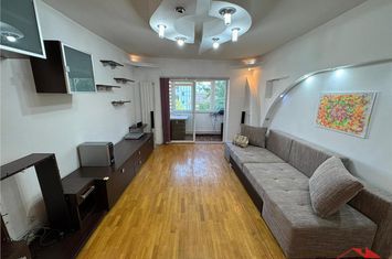Apartament 3 camere de vanzare CENTRAL - Vrancea anunturi imobiliare Vrancea