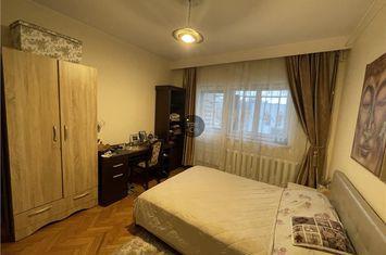 Apartament 4 camere de vanzare GARA - Iasi anunturi imobiliare Iasi