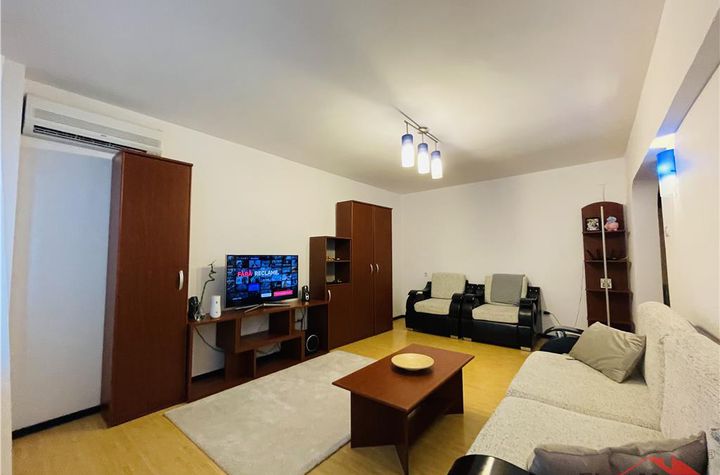 Apartament 4 camere de vanzare CENTRAL - Vrancea anunturi imobiliare Vrancea