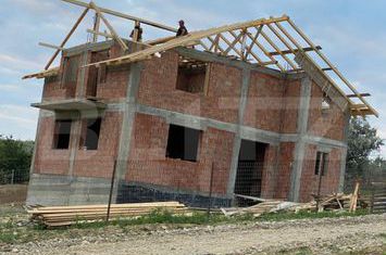 Casă - 4 camere de vanzare IASI - Iasi anunturi imobiliare Iasi