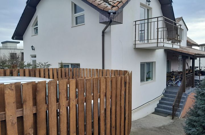 Vilă - 4 camere de vanzare DAMBUL ROTUND - Cluj anunturi imobiliare Cluj