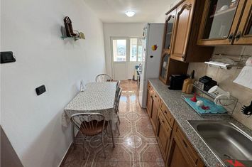 Apartament 3 camere de vanzare ULTRACENTRAL - Vrancea anunturi imobiliare Vrancea