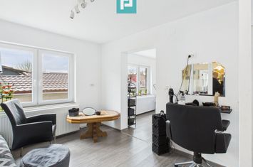 Casă cu 4 camere în Curtici pentru investiții anunturi imobiliare Arad