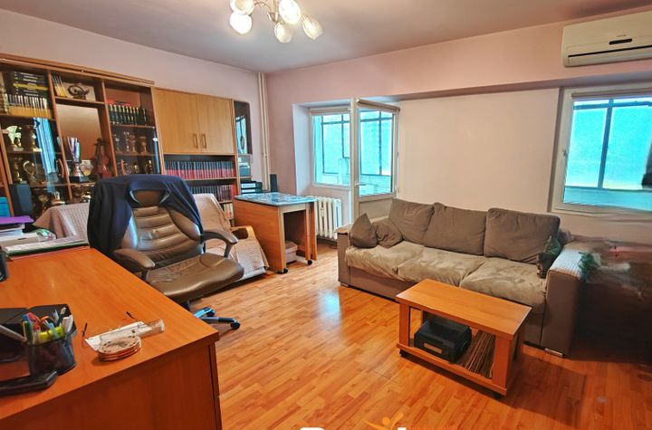Apartament 3 camere de vanzare IASI - Iasi anunturi imobiliare Iasi