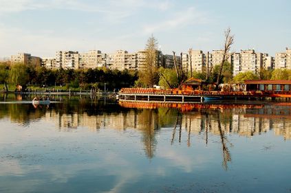 Garsonierele din Tineretului se vând la preţurile apartamentelor cu două-trei camere din alte cartiere