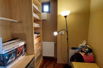 Apartament 3 camere de vanzare CARTIERUL ARMENESC - Bucuresti anunturi imobiliare Bucuresti