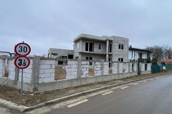 Vilă - 4 camere de vanzare IASI - Iasi anunturi imobiliare Iasi