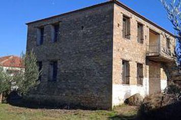 Casă din piatră 219 mp pe teren 621 mp în Therma anunturi imobiliare Grecia