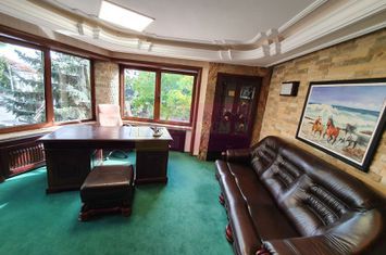 Apartament cu 3 camere de vanzare in Campina - Zona ultracentrala anunturi imobiliare Prahova