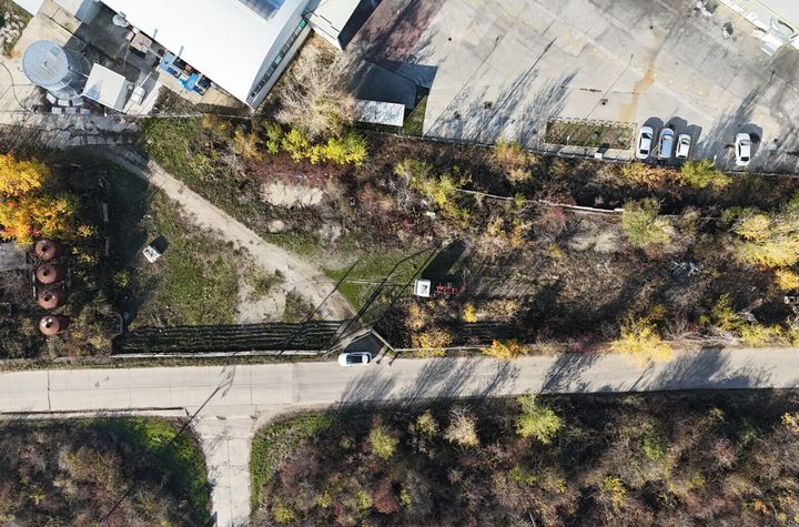 Pachet 3 terenuri intravilane industriale - Bradu, Arges (2.652 mp) - Se vând integral sau separat anunturi imobiliare Arges