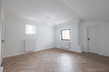 REZERVAT! 3 camere amenajat, Finisat premium. anunturi imobiliare Arad