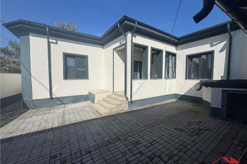 Casă - 3 camere de vanzare CENTRAL - Vrancea anunturi imobiliare Vrancea