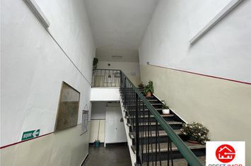 Spațiu industrial de vanzare EST - Hunedoara anunturi imobiliare Hunedoara