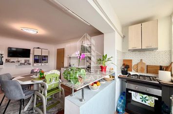 Apartament 3 camere, centrala proprie, Semidecomandat, Sagului anunturi imobiliare Timis