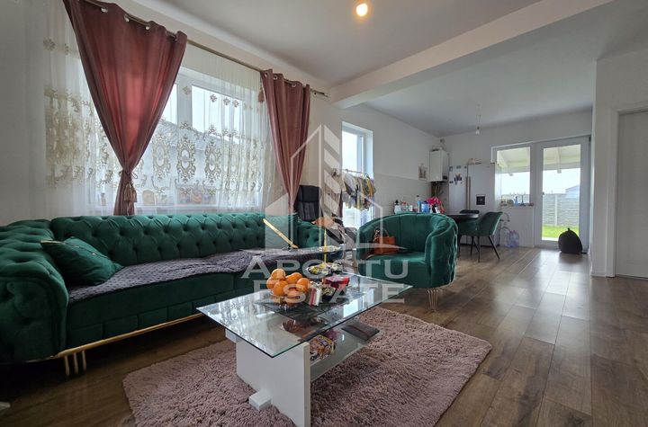 Jumatate de duplex, P+M, cu 3 camere si 2 bai, Sag anunturi imobiliare Timis