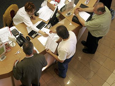 Reeşalonarea creditelor se va face doar cu aducerea unor garanţii suplimentare