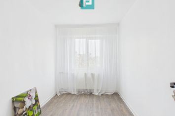 Apartament cu 4 camere în zona Ared Kaufland anunturi imobiliare Arad
