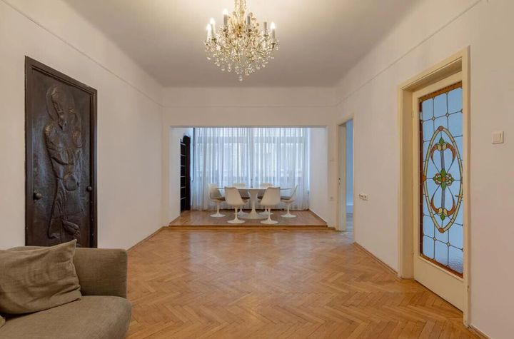 Inchiriere hochparter vila D+P+1+M Cotroceni metrou Parc Romniceanu anunturi imobiliare Bucuresti